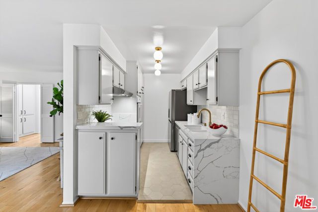 914 Lincoln Boulevard 207, Santa Monica, CA 90403