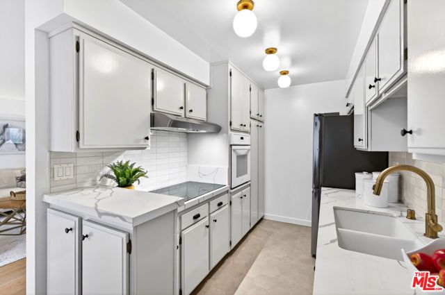 914 Lincoln Boulevard 207, Santa Monica, CA 90403