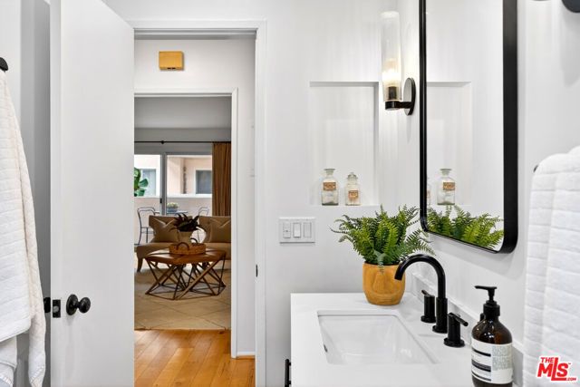 914 Lincoln Boulevard 207, Santa Monica, CA 90403