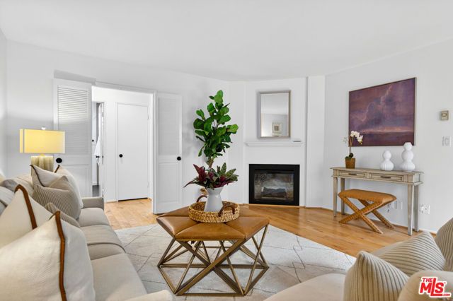 914 Lincoln Boulevard 207, Santa Monica, CA 90403