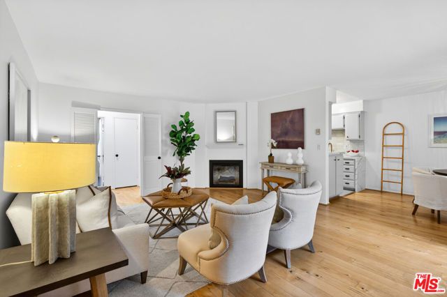 914 Lincoln Boulevard 207, Santa Monica, CA 90403