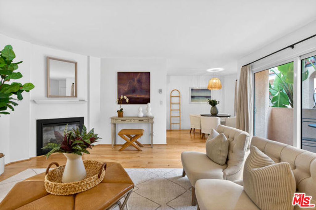 914 Lincoln Boulevard 207, Santa Monica, CA 90403