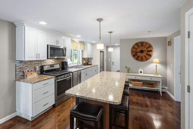 14 Oak Cir, Holden, MA 01520
