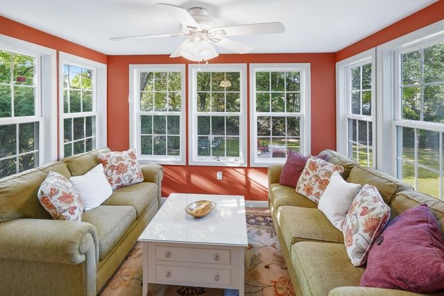 14 Oak Cir, Holden, MA 01520
