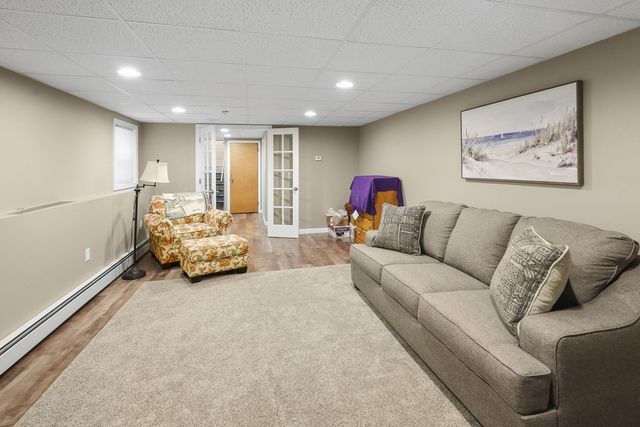 14 Oak Cir, Holden, MA 01520