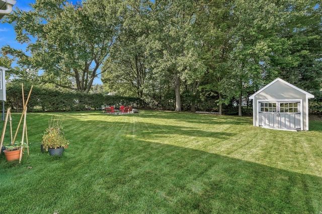 14 Oak Cir, Holden, MA 01520
