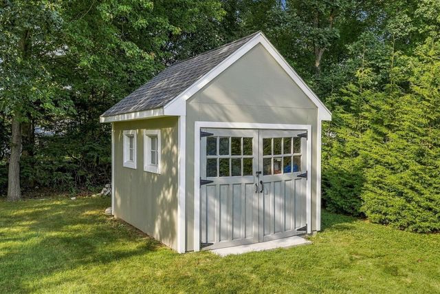 14 Oak Cir, Holden, MA 01520