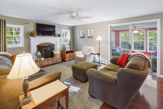 14 Oak Cir, Holden, MA 01520