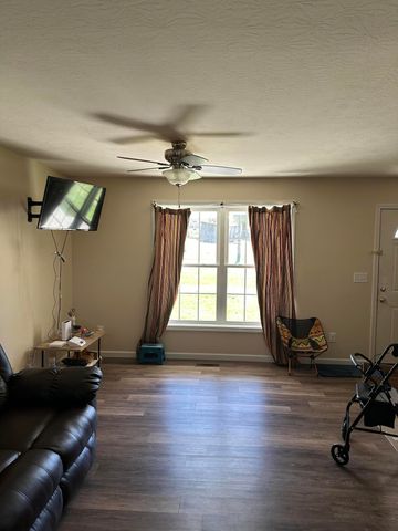 372 Rolling Acres Drive, Monticello, KY 42633