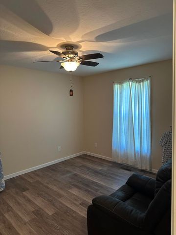 372 Rolling Acres Drive, Monticello, KY 42633