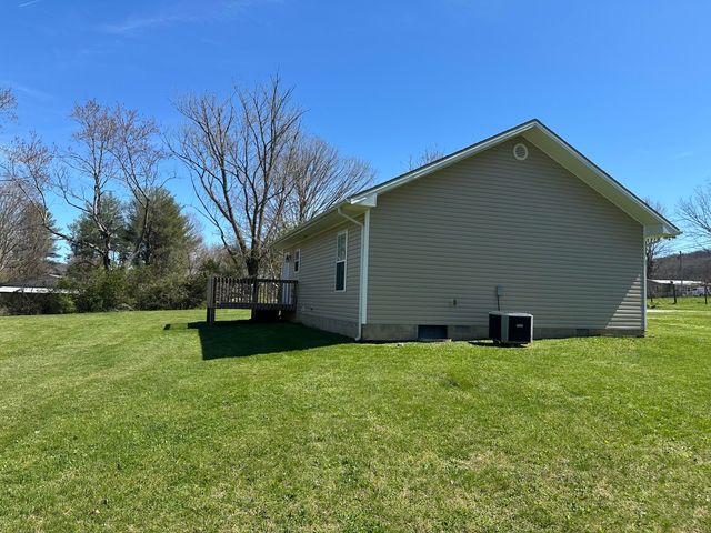 372 Rolling Acres Drive, Monticello, KY 42633