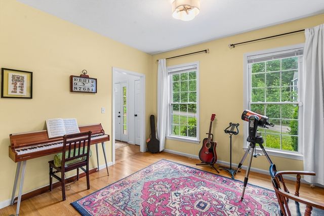 15 Gervais Way, Uxbridge, MA 01569