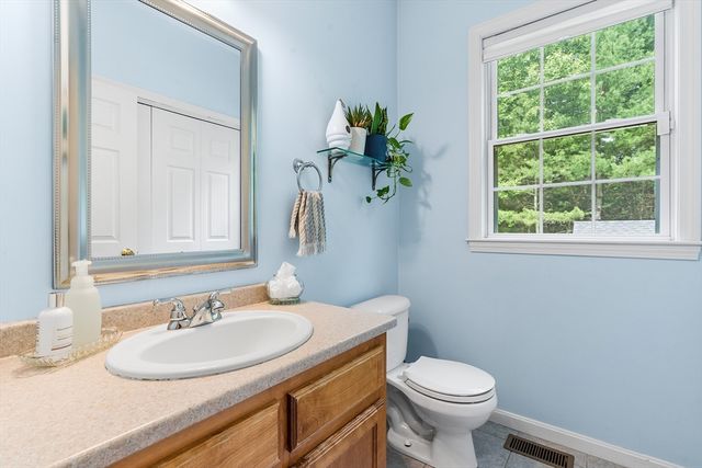 15 Gervais Way, Uxbridge, MA 01569