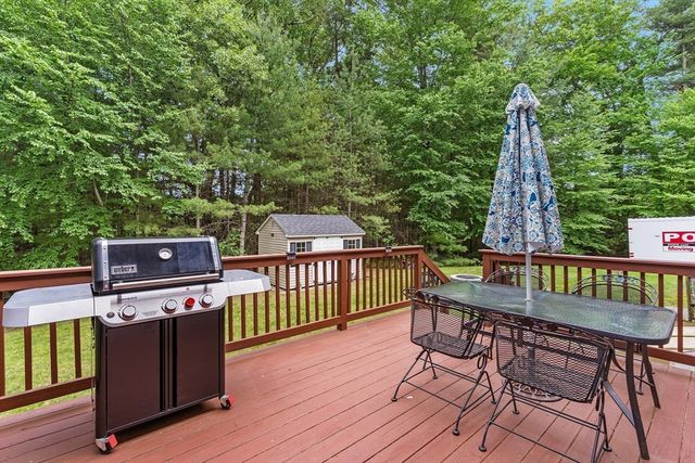 15 Gervais Way, Uxbridge, MA 01569