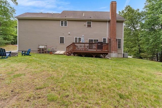 15 Gervais Way, Uxbridge, MA 01569