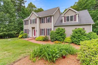 15 Gervais Way, Uxbridge, MA 01569