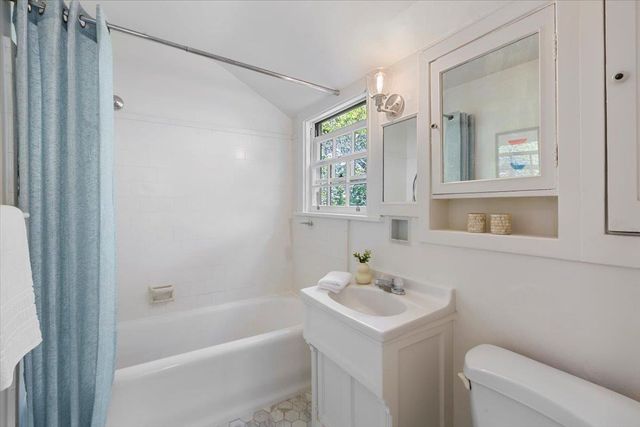 215 Warren Road, San Mateo, CA 94402