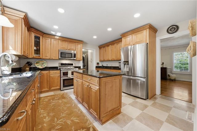 3769 Little Neck PT, Virginia Beach, VA 23452