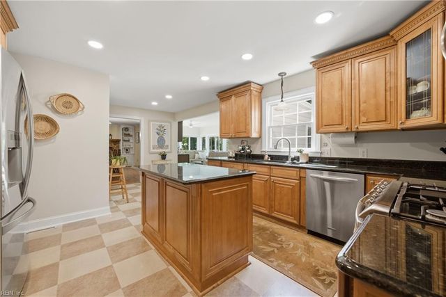 3769 Little Neck PT, Virginia Beach, VA 23452