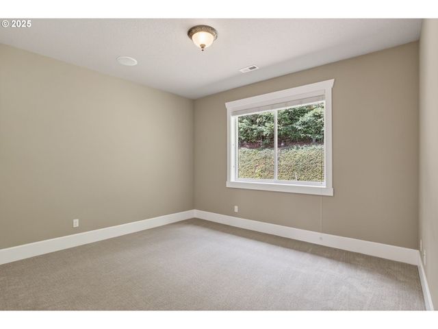 3828 Nw DEVOTO Ln, Portland, OR 97229