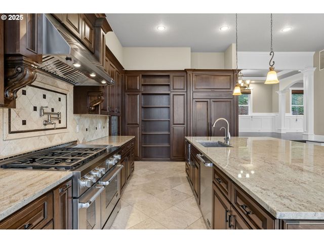 3828 Nw DEVOTO Ln, Portland, OR 97229
