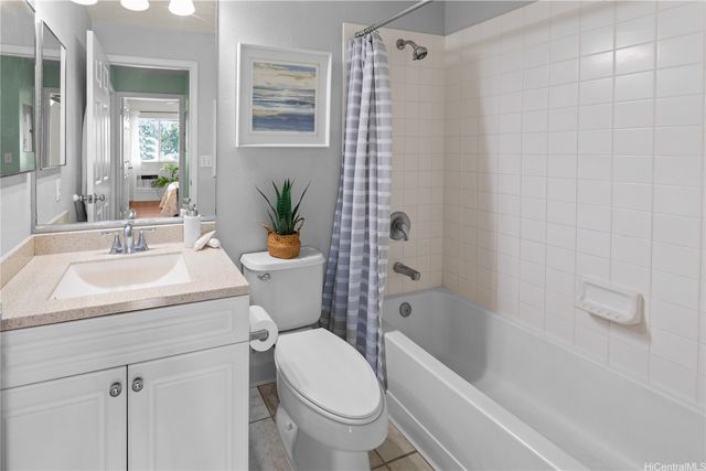 94-510 Lumiaina Street A203, Waipahu, HI 96797