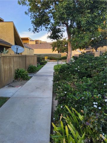 435 W 9th B3, Upland, CA 91786