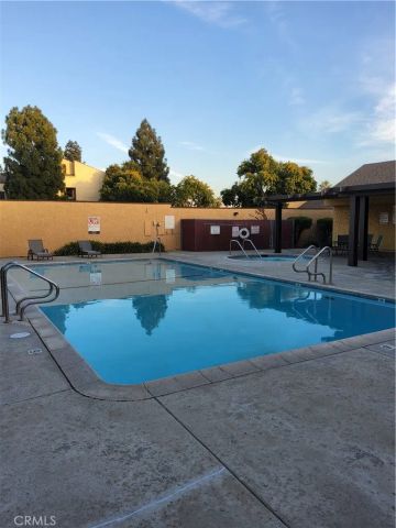 435 W 9th B3, Upland, CA 91786