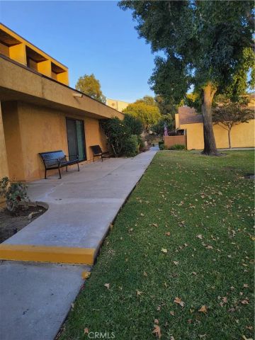 435 W 9th B3, Upland, CA 91786