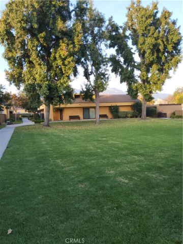 435 W 9th B3, Upland, CA 91786