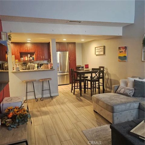 435 W 9th B3, Upland, CA 91786