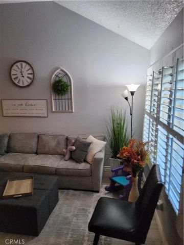 435 W 9th B3, Upland, CA 91786