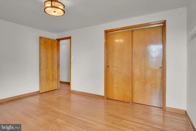 130 W HIGHLAND AVE, Spring Grove, PA 17362