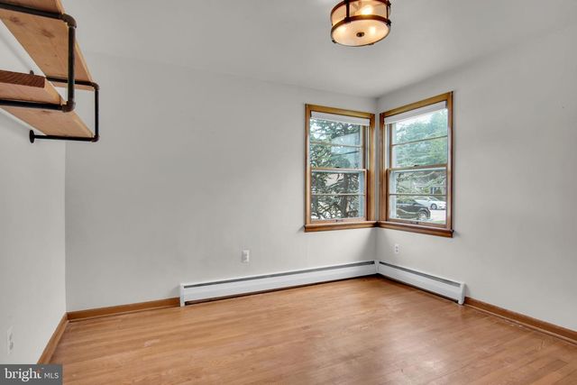 130 W HIGHLAND AVE, Spring Grove, PA 17362