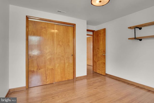 130 W HIGHLAND AVE, Spring Grove, PA 17362