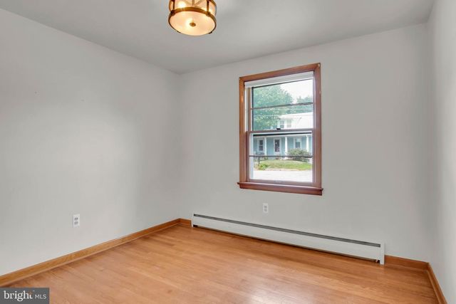 130 W HIGHLAND AVE, Spring Grove, PA 17362