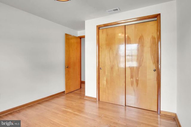130 W HIGHLAND AVE, Spring Grove, PA 17362