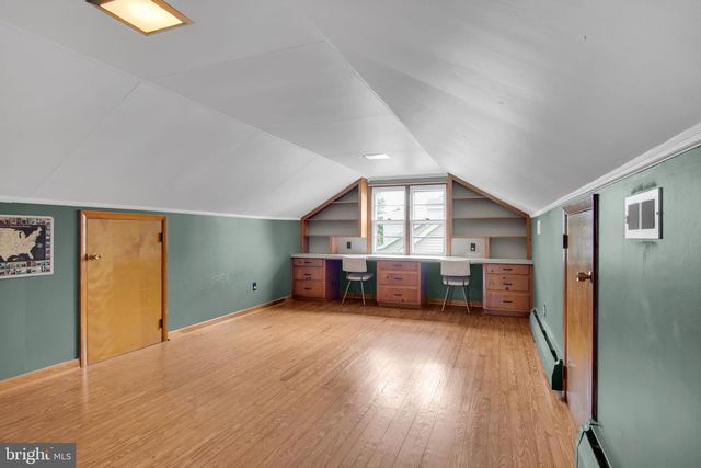 130 W HIGHLAND AVE, Spring Grove, PA 17362