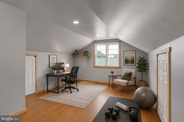 130 W HIGHLAND AVE, Spring Grove, PA 17362