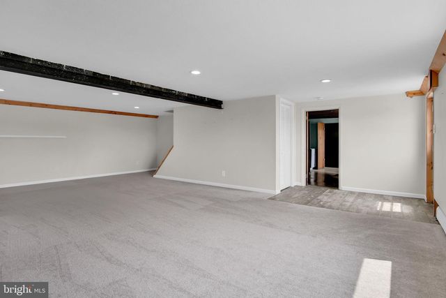 130 W HIGHLAND AVE, Spring Grove, PA 17362
