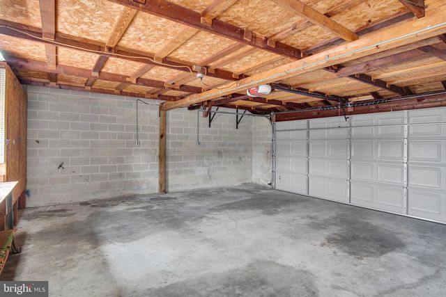 130 W HIGHLAND AVE, Spring Grove, PA 17362