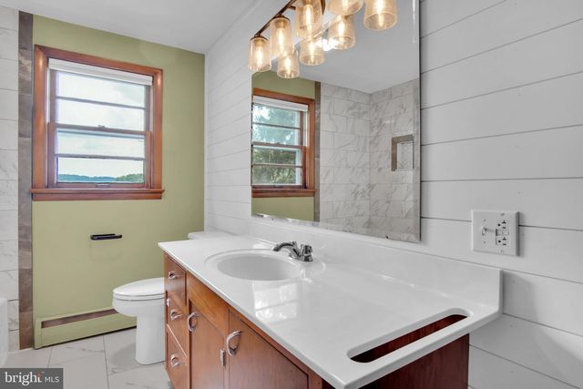 130 W HIGHLAND AVE, Spring Grove, PA 17362