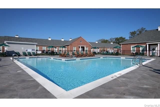 75 Circle Drive 75-110, Central Islip, NY 11722