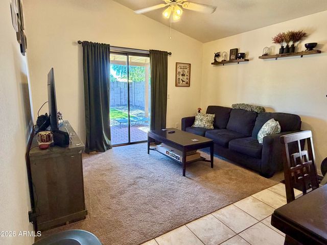 2111 E WILLIAMS Drive, Phoenix, AZ 85024