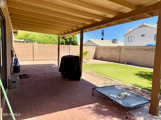 2111 E WILLIAMS Drive, Phoenix, AZ 85024