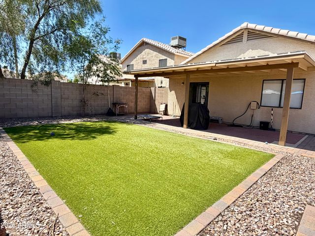 2111 E WILLIAMS Drive, Phoenix, AZ 85024