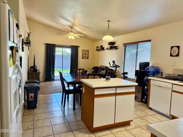 2111 E WILLIAMS Drive, Phoenix, AZ 85024