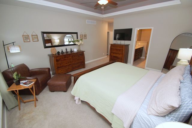 5525 WILLMEYER Drive, Bettendorf, IA 52722