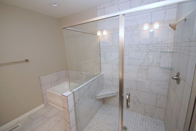 5525 WILLMEYER Drive, Bettendorf, IA 52722