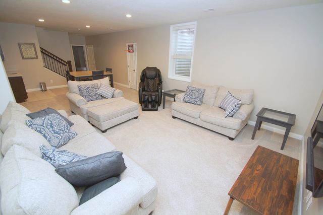 5525 WILLMEYER Drive, Bettendorf, IA 52722